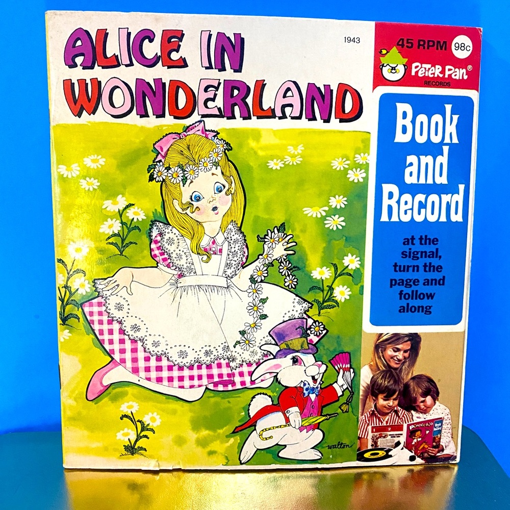 ALICE IN WONDERLAND VINTAGE VINYL RECORD & READ ALONG STORYBOOK PETER PAN RECORD